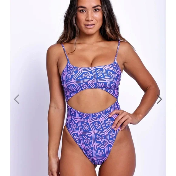 Skatie Anguila one piece swimsuit - Picture 2 of 2